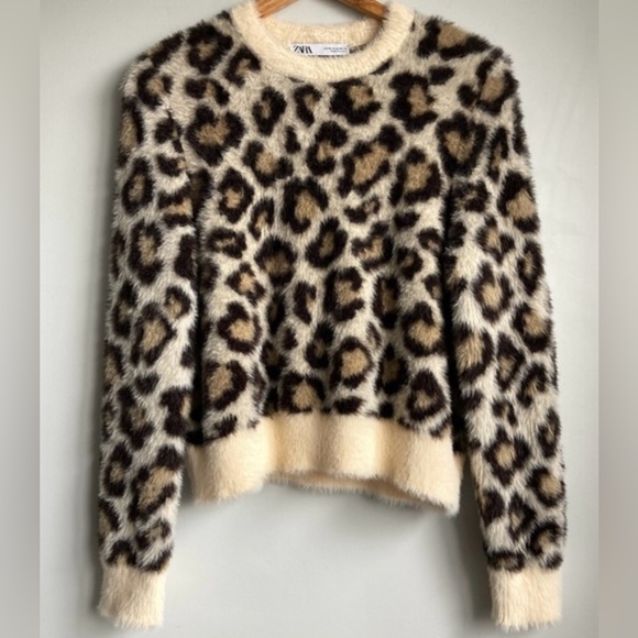 NWT - Zara Fuzzy Animal Print Sweater - Small - Picture 1 of 4